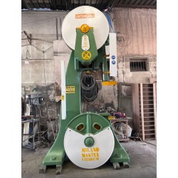 ÜSTÜNKARLI 100LÜK DİK GÖVDE YENİ MODEL ŞERİT HIZAR MAKİNESİ